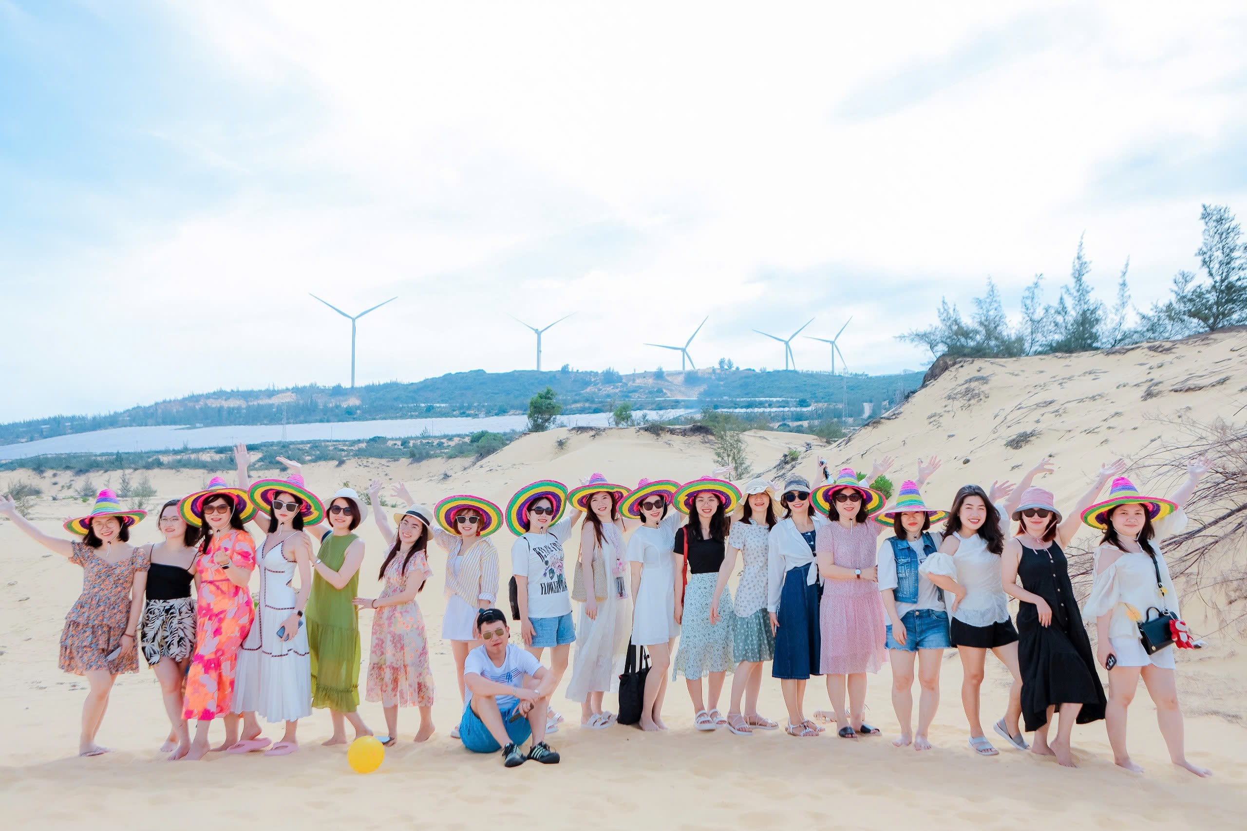 Du khách đặt tour tại Quy Nhơn Tourist