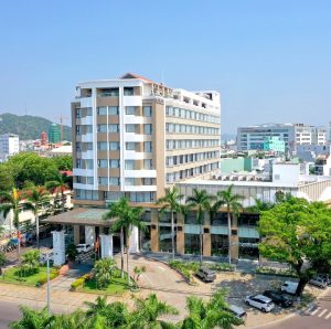 Toàn cảnh khách sạn Sài Gòn Quy Nhơn nhìn từ xa